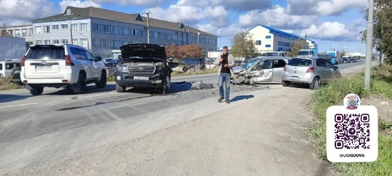 Тройное ДТП на улице Холмской в Южно-Сахалинске пресс-служба УГИБДД УМВД России по Сахалинской области